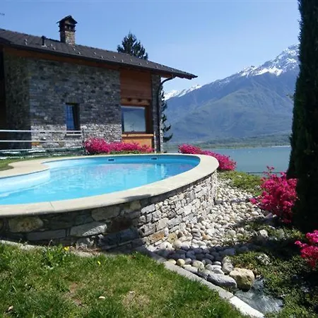 Sleeps 3 Pool Apartment *